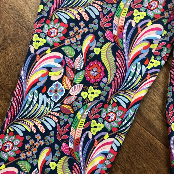 The Pioneer Woman Multicolor Floral Print Cropped Pants - Picture 2 of 7